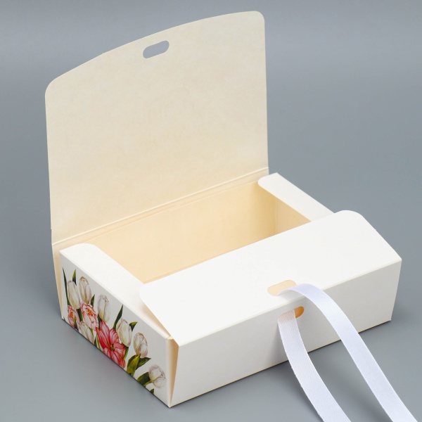 Коробка складная подарочная «Дорогому учителю», 16.5 х 12.5 х 5 см