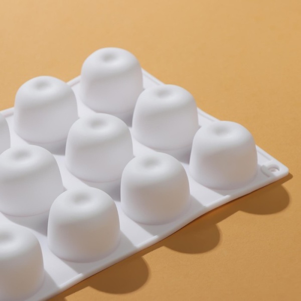 Форма для муссовых десертов и выпечки Доляна «Яблоко», 29,5×17,5×3 см, 15 ячеек, d=4 см, силикон, цвет белый