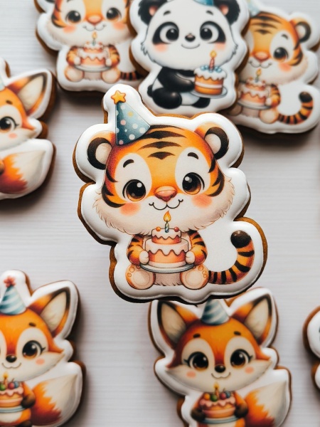 Пряник имбирный "Тигр с тортом", 10 см