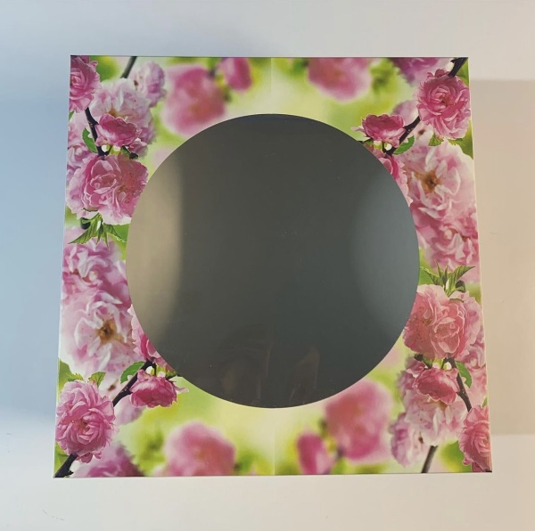 Коробка для торта САКУРА с окном хром-эрзац 300*300*190 мм